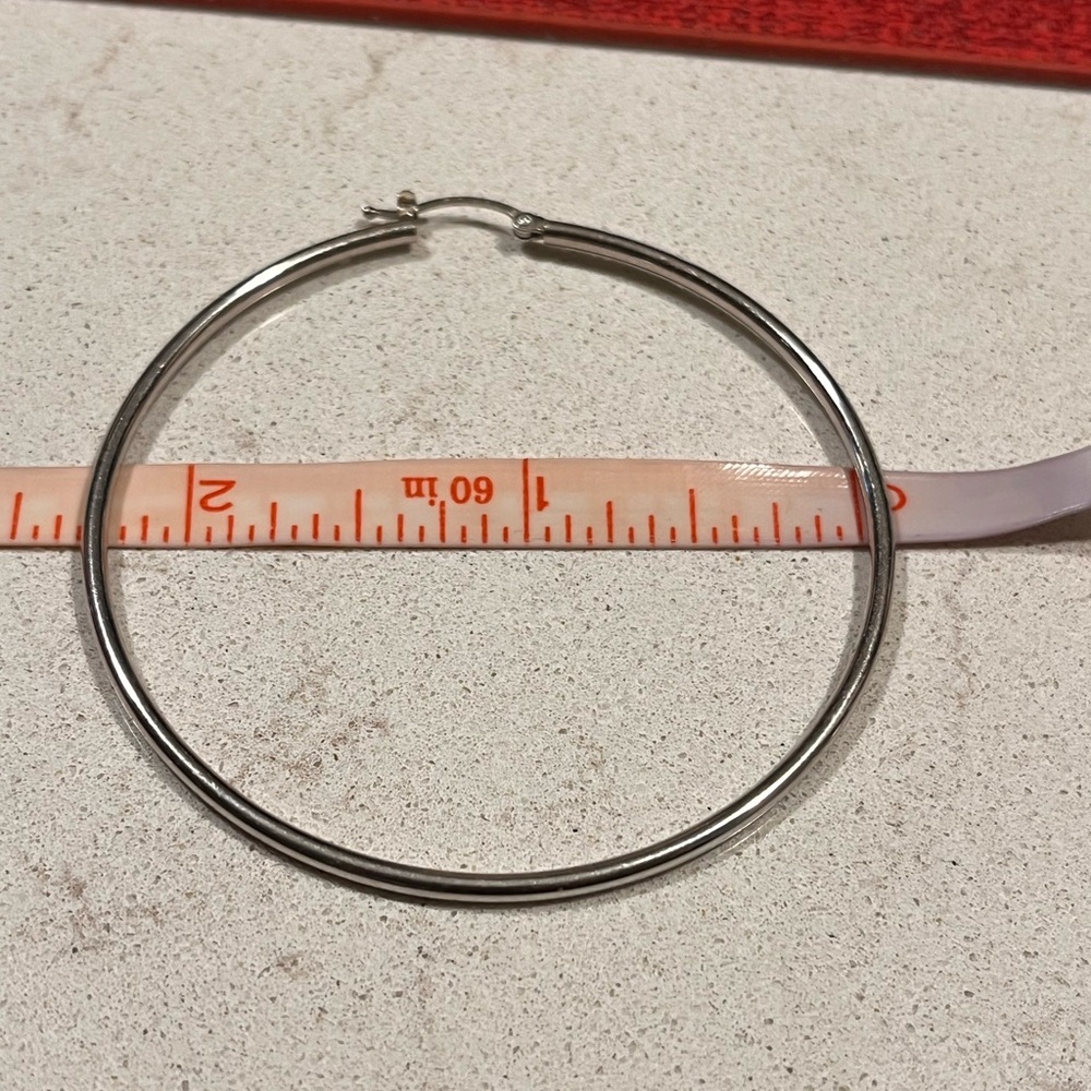 PRE-LOVED AUTHENTIC 14K WHITE GOLD HOOP EARRINGS - Picture 13 of 17